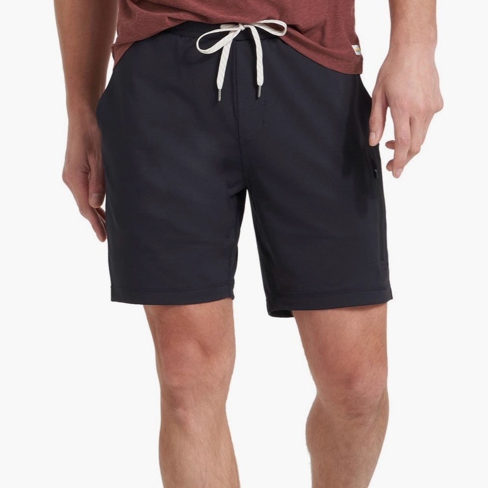 Vuori Men's Sunday Performance Shorts EUC